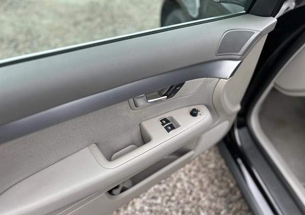 Audi A4 cena 16800 przebieg: 237114, rok produkcji 2004 z Tarnowskie Góry małe 172